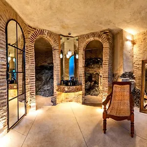 Hotel Castle In Old Town ***